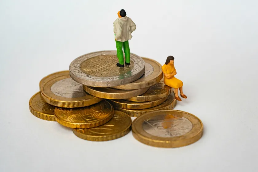 Salário mínimo bruto de R$ 1.621 e líquido estimado de R$ 1.499 após desconto de INSS